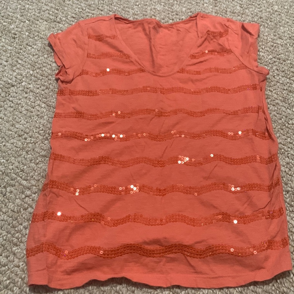 Bright tee with sequins